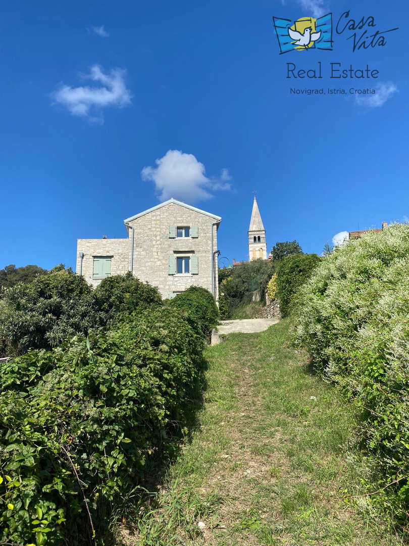 ISTRA, BUJE - Bellissima casa in pietra nel cuore della città di Buie!