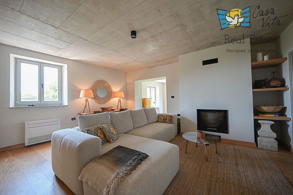 ISTRA, BUJE - Bellissima casa in pietra nel cuore della città di Buie!