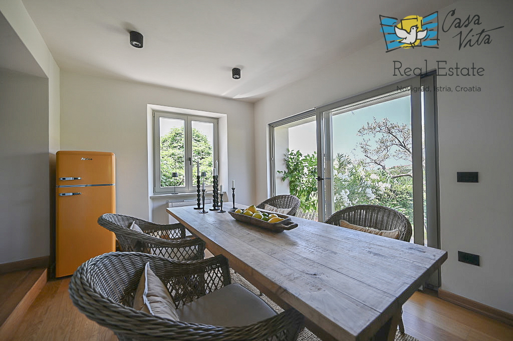 ISTRA, BUJE - Bellissima casa in pietra nel cuore della città di Buie!