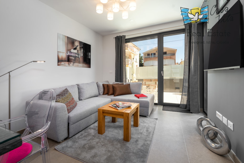 ISTRA, FUNTANA - casa a schiera con piscina vicino al mare