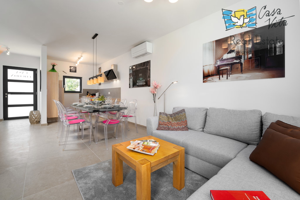 ISTRA, FUNTANA - casa a schiera con piscina vicino al mare