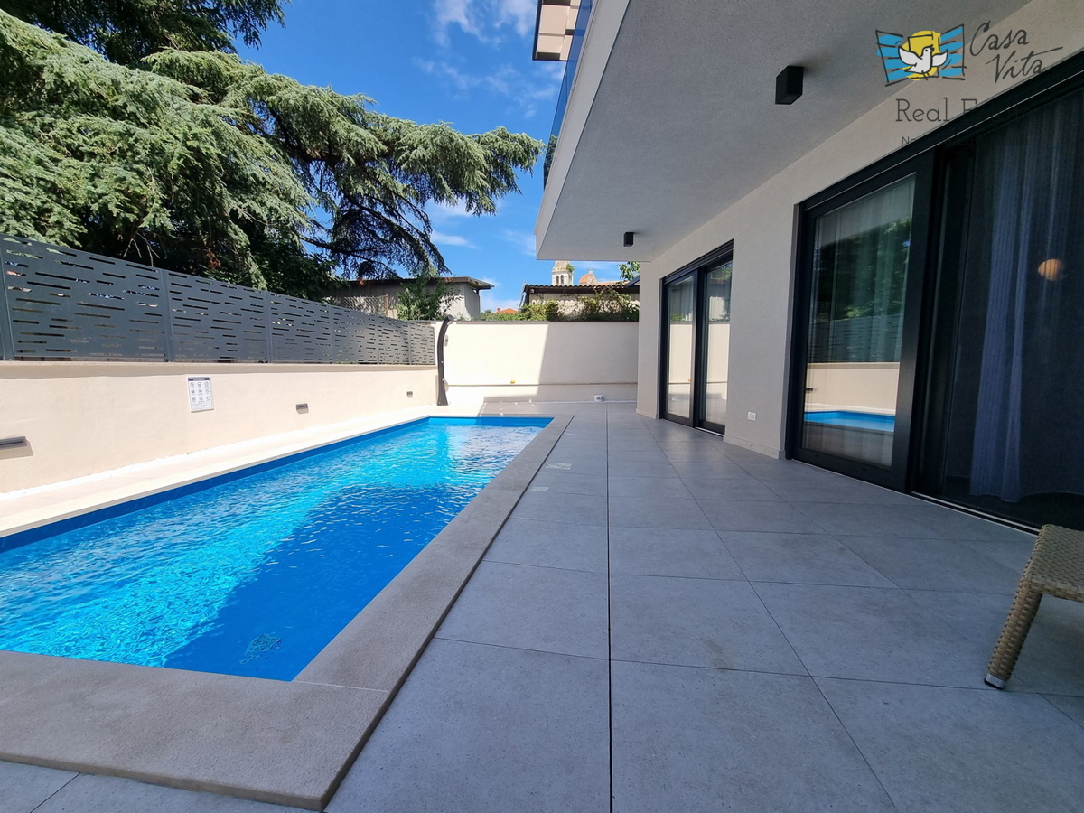 ISTRA, TAR - Ampio appartamento con piscina