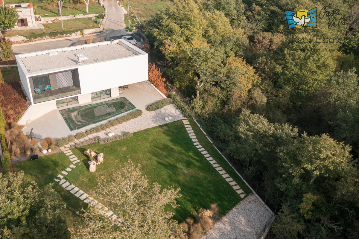 Villa di architettura moderna vicino alla città di Parenzo!