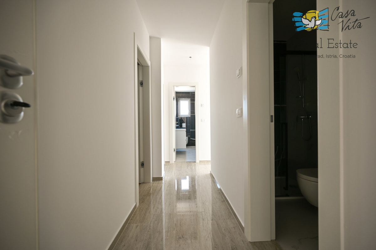 ISTRA, NOVIGRAD - Appartamento a Novigrad con due camere da letto e bella terrazza!