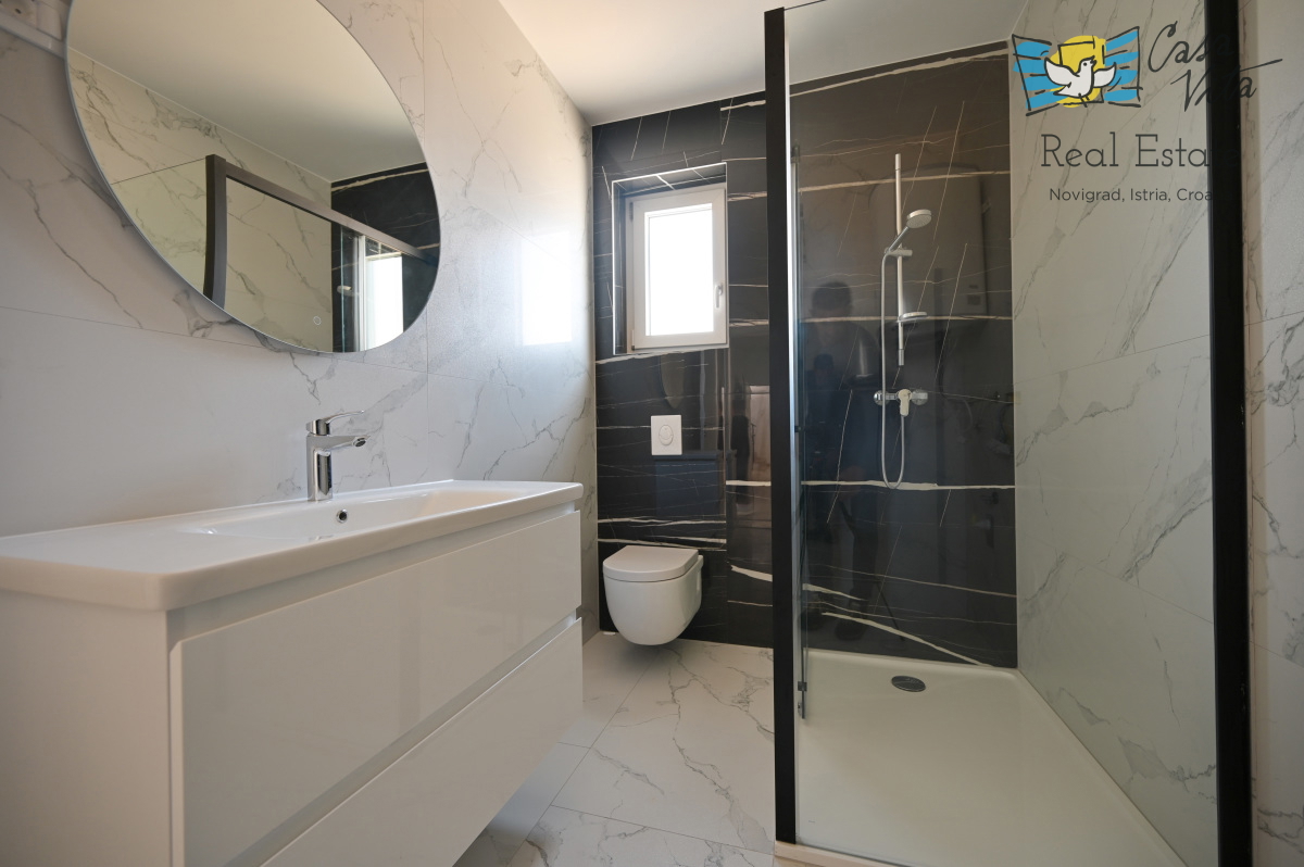 ISTRA, NOVIGRAD - Appartamento a Novigrad con due camere da letto e bella terrazza!