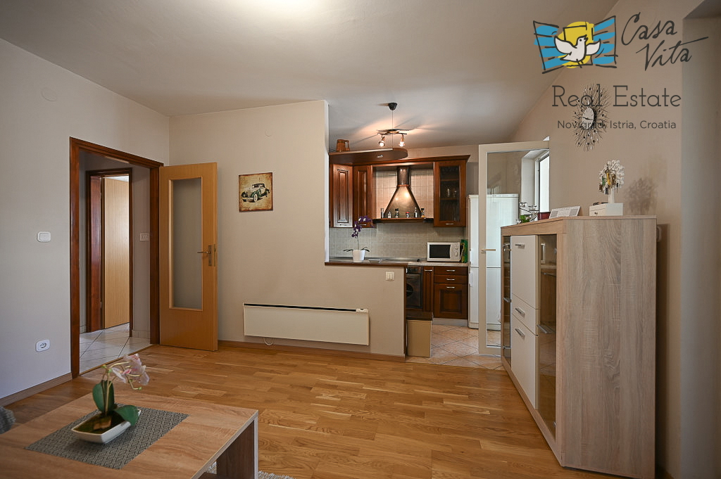 ISTRA, NOVIGRAD - Appartamento al piano terra con due camere da letto!