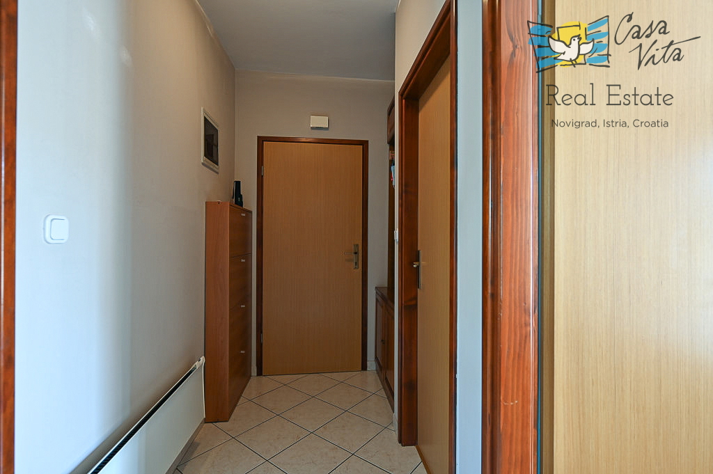 ISTRA, NOVIGRAD - Appartamento al piano terra con due camere da letto!