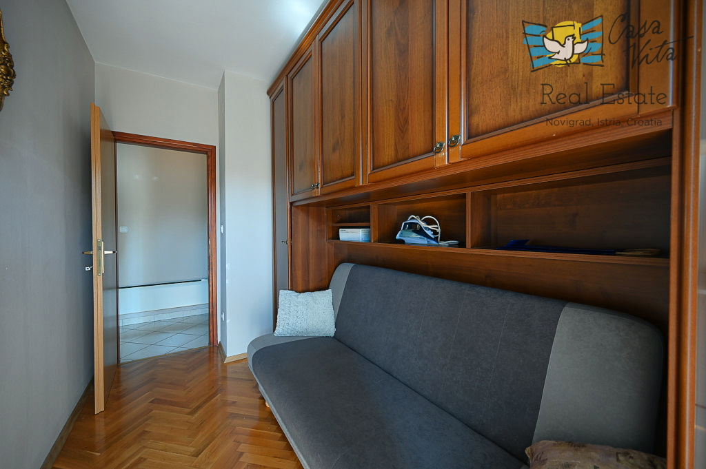 ISTRA, NOVIGRAD - Appartamento al piano terra con due camere da letto!