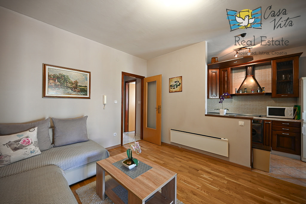 ISTRA, NOVIGRAD - Appartamento al piano terra con due camere da letto!