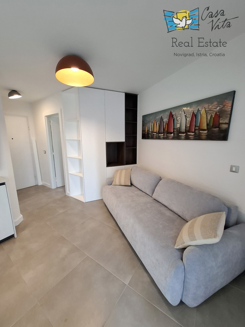 ISTRA, NOVIGRAD - Appartamento al piano terra di un edificio residenziale a 50 m dal mare!