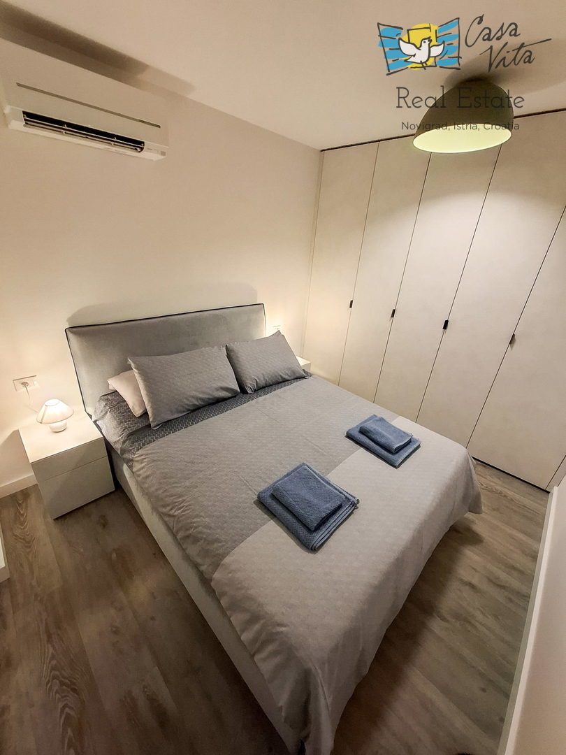 ISTRA, NOVIGRAD - Appartamento al piano terra di un edificio residenziale a 50 m dal mare!