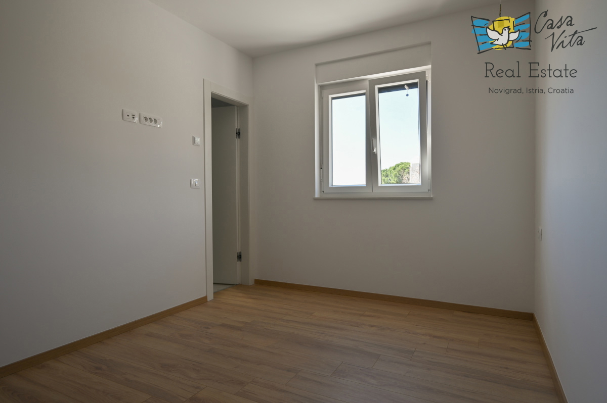 ISTRA, NOVIGRAD - Appartamento al piano terra di una nuova costruzione con piscina!