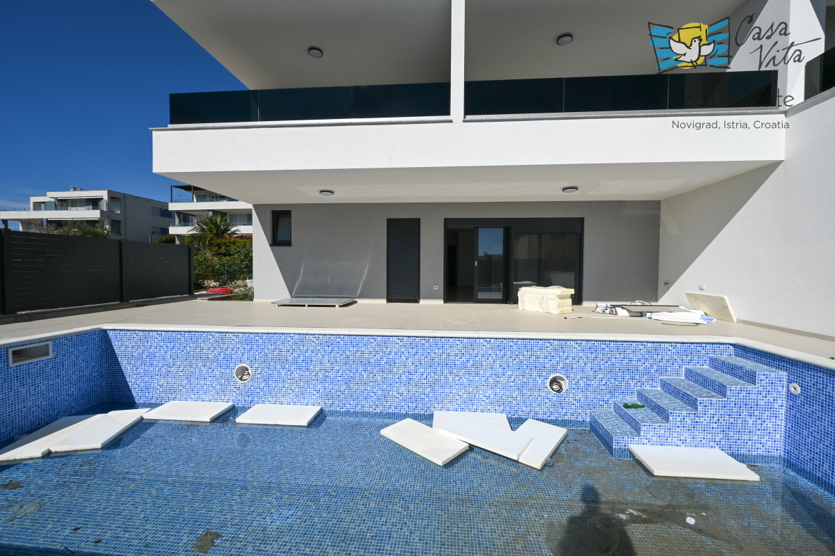 ISTRA, NOVIGRAD - Appartamento al piano terra di una nuova costruzione con piscina!