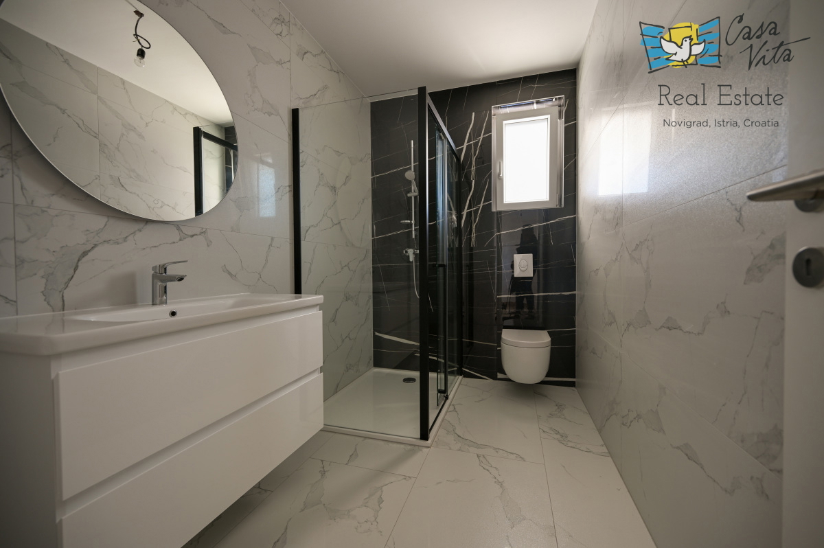 ISTRA, NOVIGRAD - Appartamento al piano terra di una nuova costruzione con piscina!