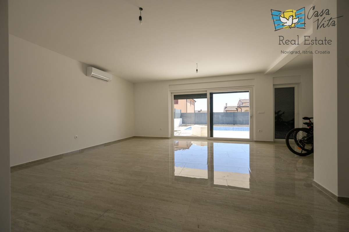 ISTRA, NOVIGRAD - Appartamento al piano terra di una nuova costruzione con piscina!