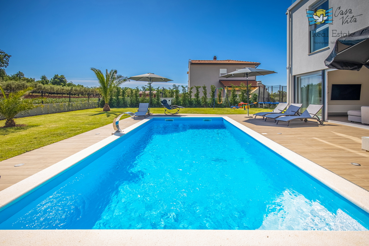 Villa moderna splendidamente decorata nelle vicinanze della città di Parenzo!