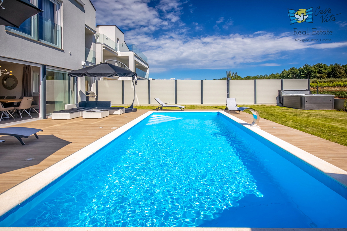 Villa moderna splendidamente decorata nelle vicinanze della città di Parenzo!