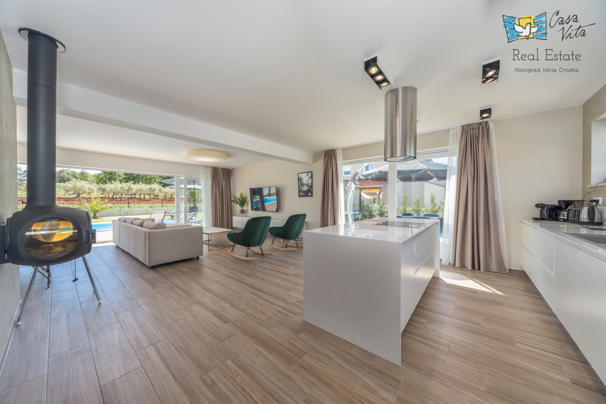 Villa moderna splendidamente decorata nelle vicinanze della città di Parenzo!