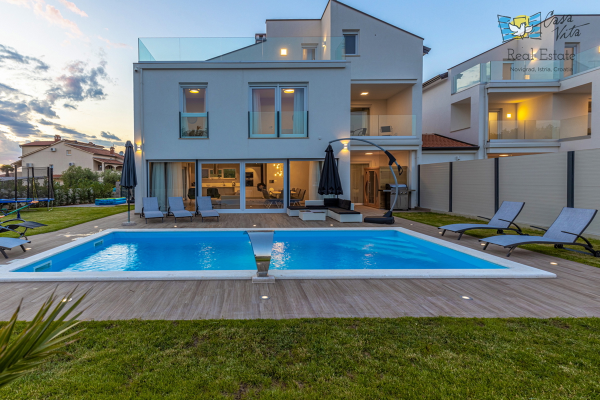 Villa moderna splendidamente decorata nelle vicinanze della città di Parenzo!
