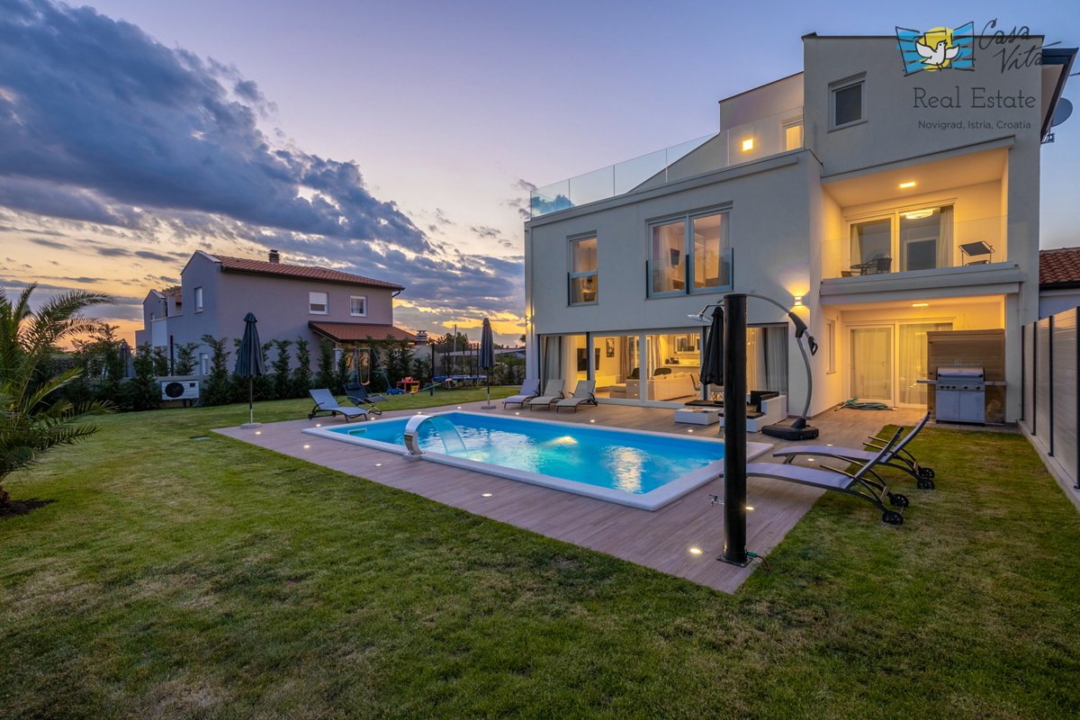 Villa moderna splendidamente decorata nelle vicinanze della città di Parenzo!