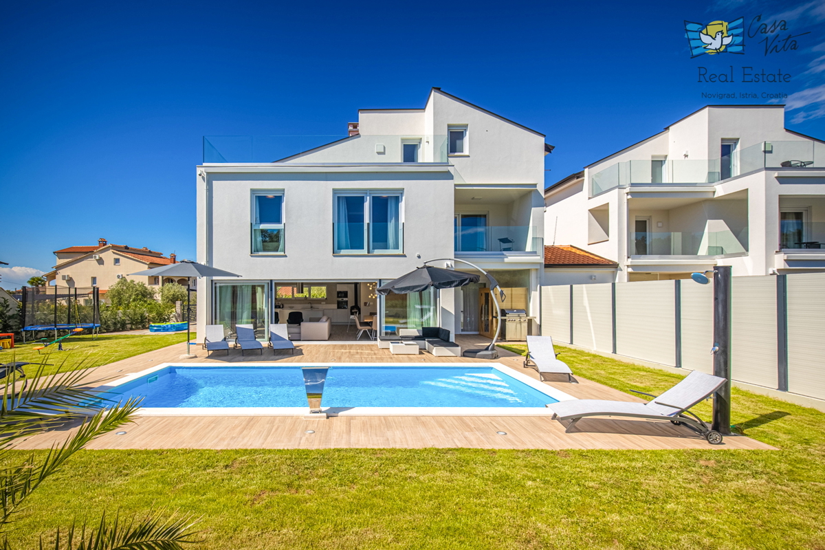 Villa moderna splendidamente decorata nelle vicinanze della città di Parenzo!