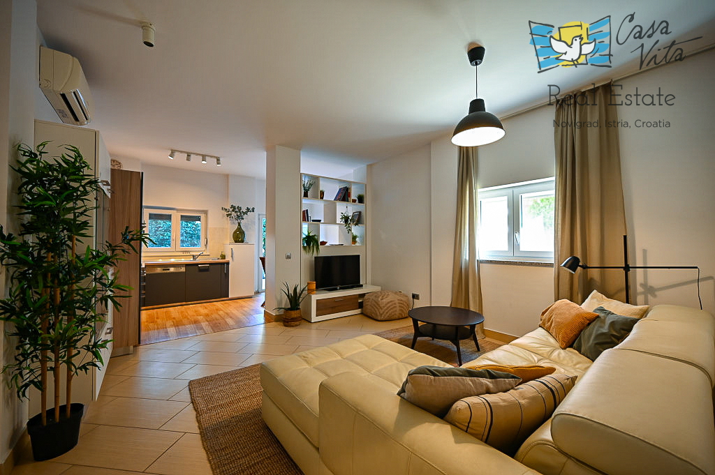 ISTRA, NOVIGRAD - Appartamento al piano terra in super posizione a 200m dal mare e dal centro!
