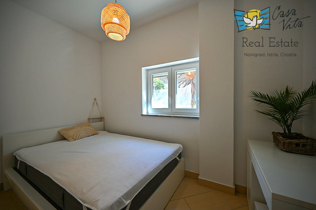 ISTRA, NOVIGRAD - Appartamento al piano terra in super posizione a 200m dal mare e dal centro!