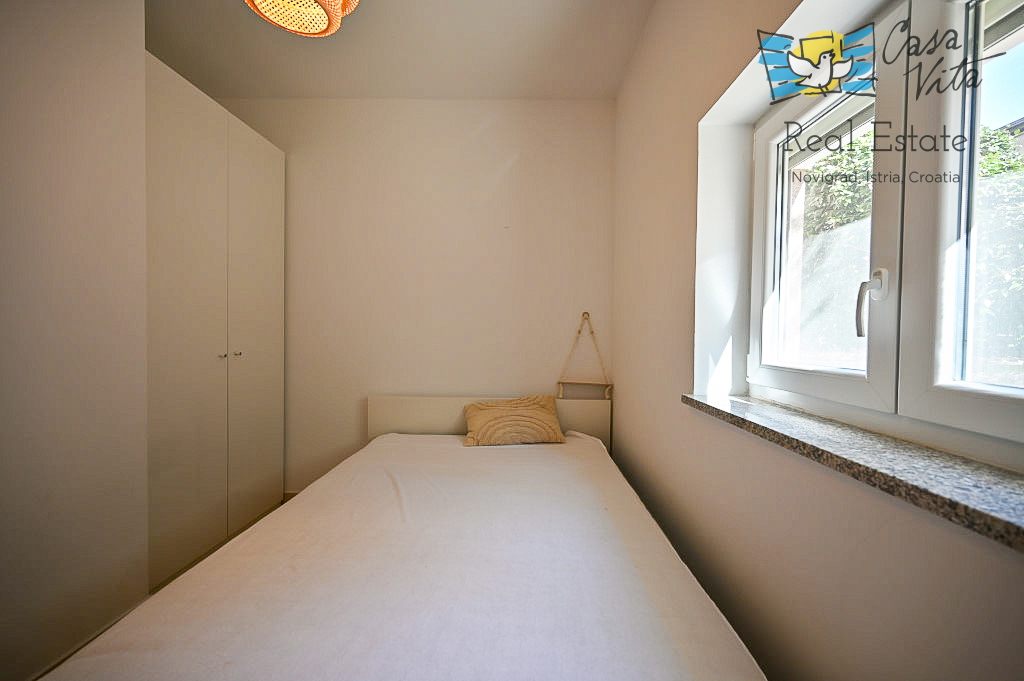 ISTRA, NOVIGRAD - Appartamento al piano terra in super posizione a 200m dal mare e dal centro!