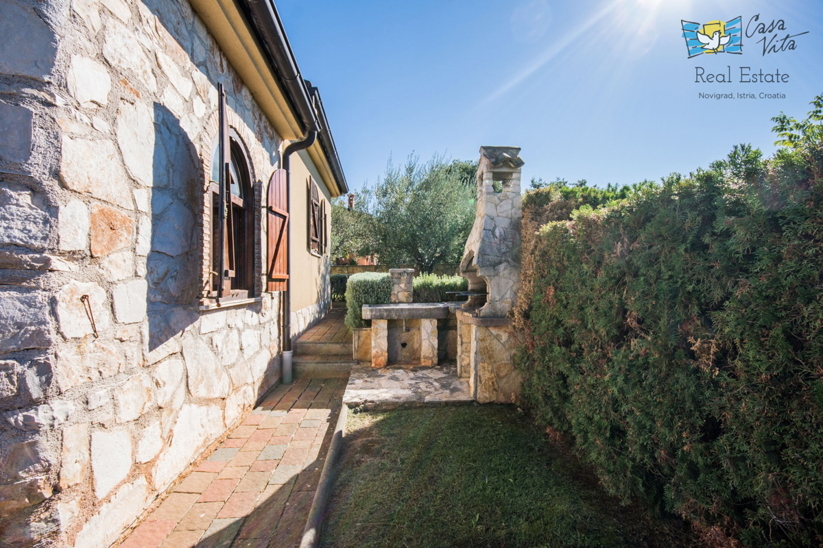 ISTRA, POREČ - Bella casa al piano terra nei dintorni della città di Poreč con splendida vista sul mare!