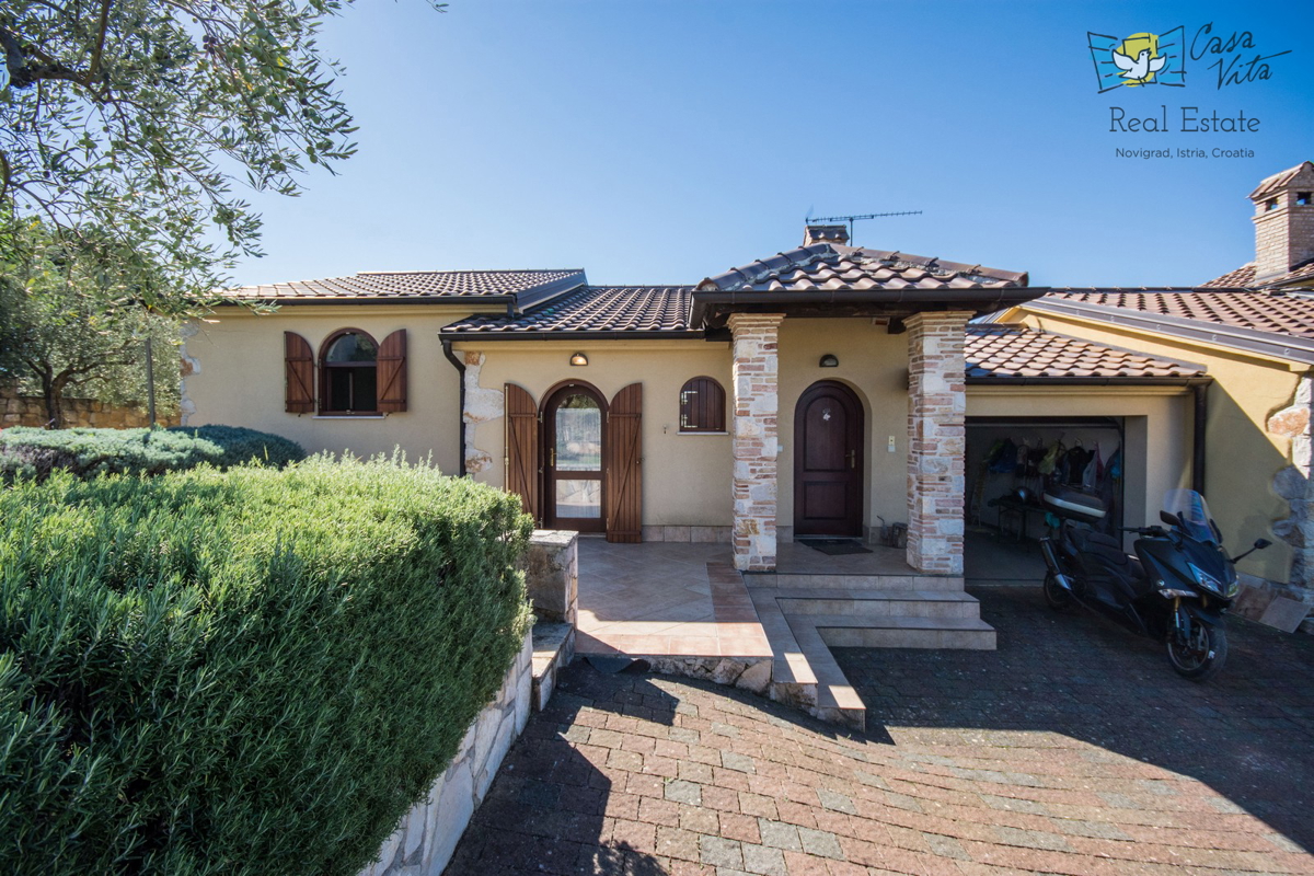 ISTRA, POREČ - Bella casa al piano terra nei dintorni della città di Poreč con splendida vista sul mare!