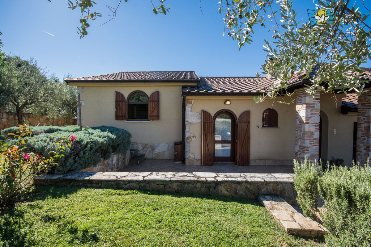ISTRA, POREČ - Bella casa al piano terra nei dintorni della città di Poreč con splendida vista sul mare!