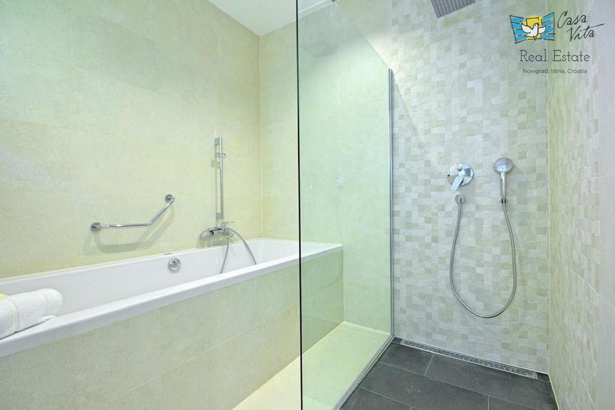 ISTRA, POREČ - Moderna doppia casa a 500 m dal mare!