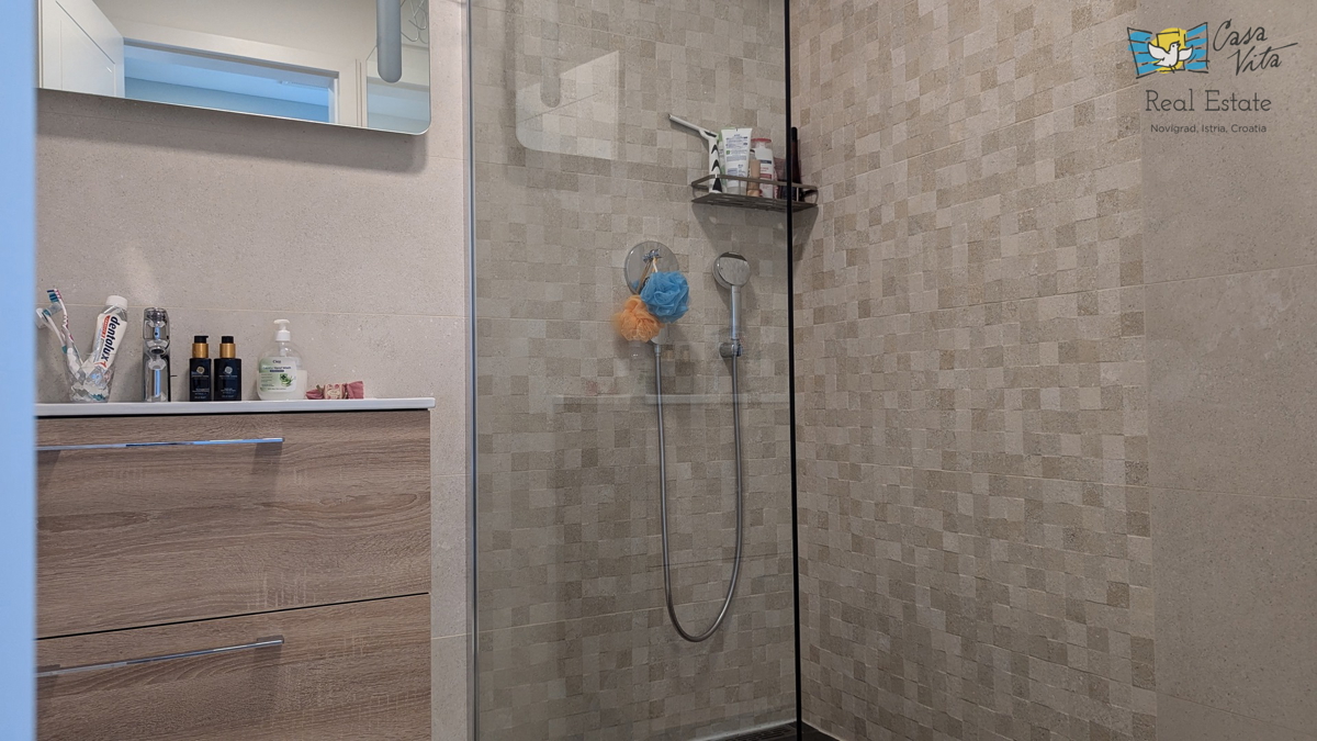 ISTRA, POREČ - Moderna doppia casa a 500 m dal mare!