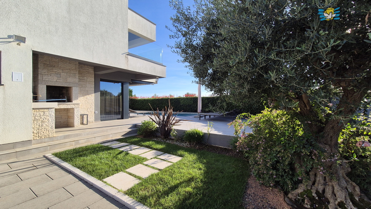 ISTRA, POREČ - Moderna doppia casa a 500 m dal mare!