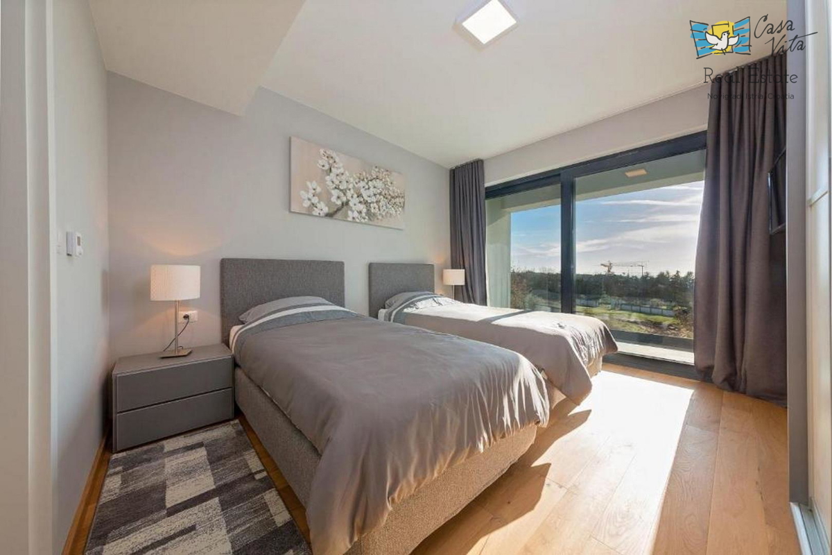 ISTRA, POREČ - Moderna doppia casa a 500 m dal mare!