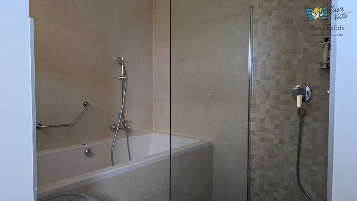 ISTRA, POREČ - Moderna doppia casa a 500 m dal mare!