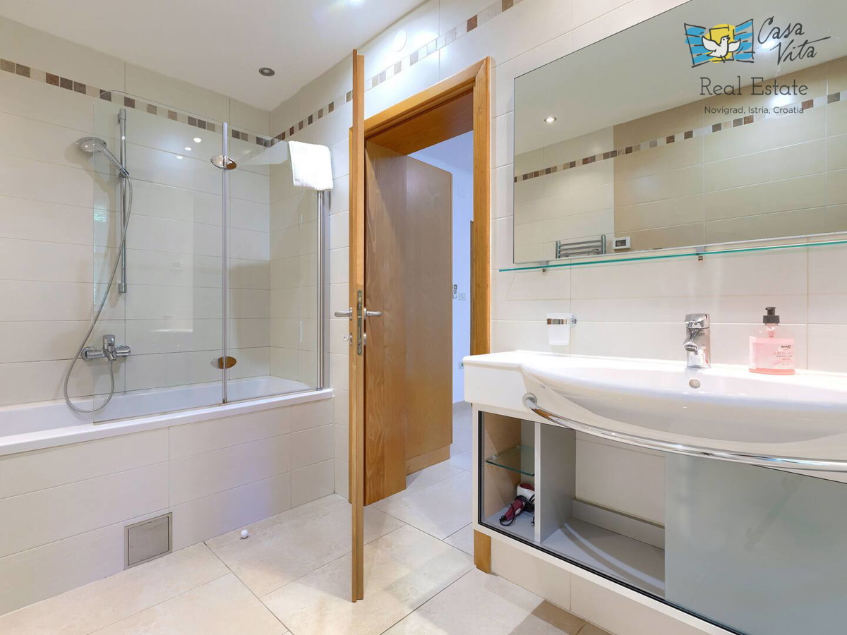 ISTRA, BUJE, Lussuosa casa mediterranea con un ampio giardino