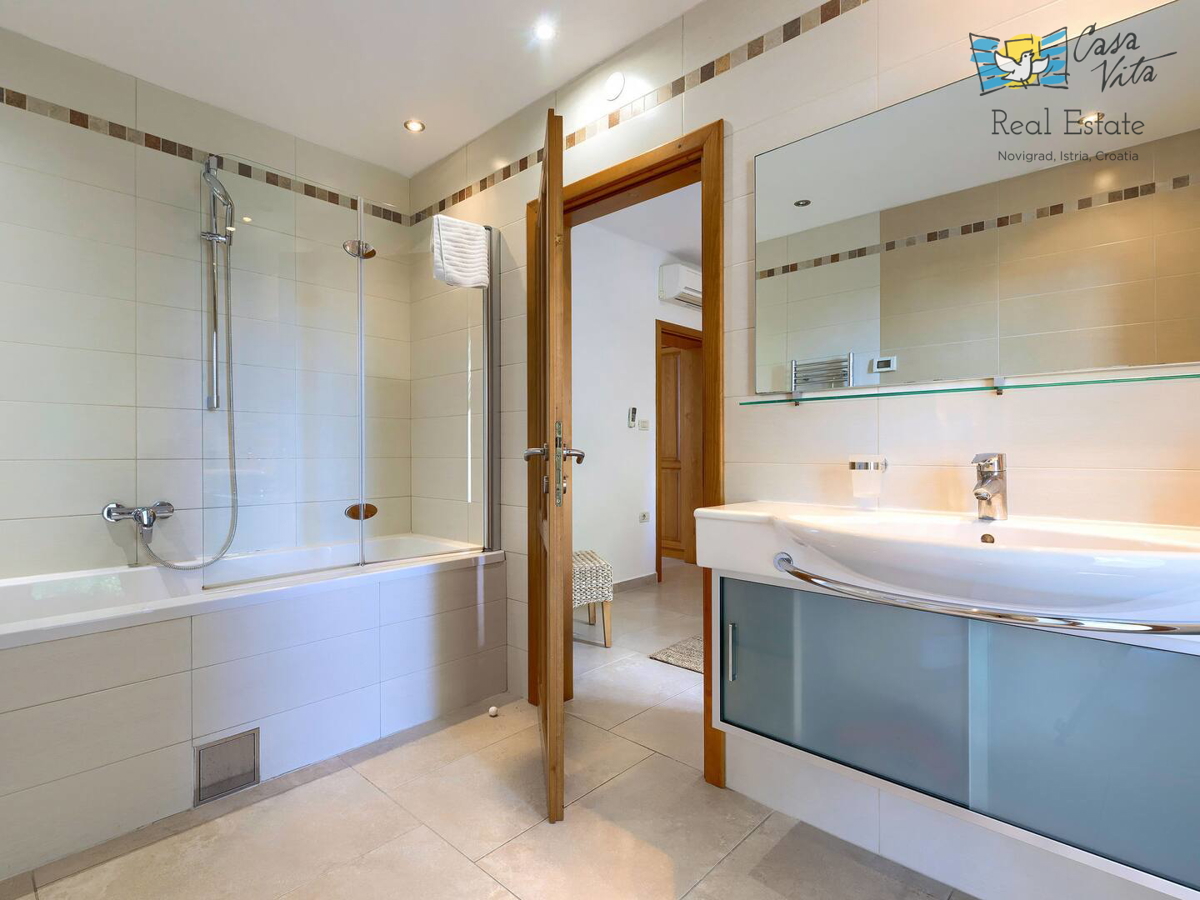 ISTRA, BUJE, Lussuosa casa mediterranea con un ampio giardino