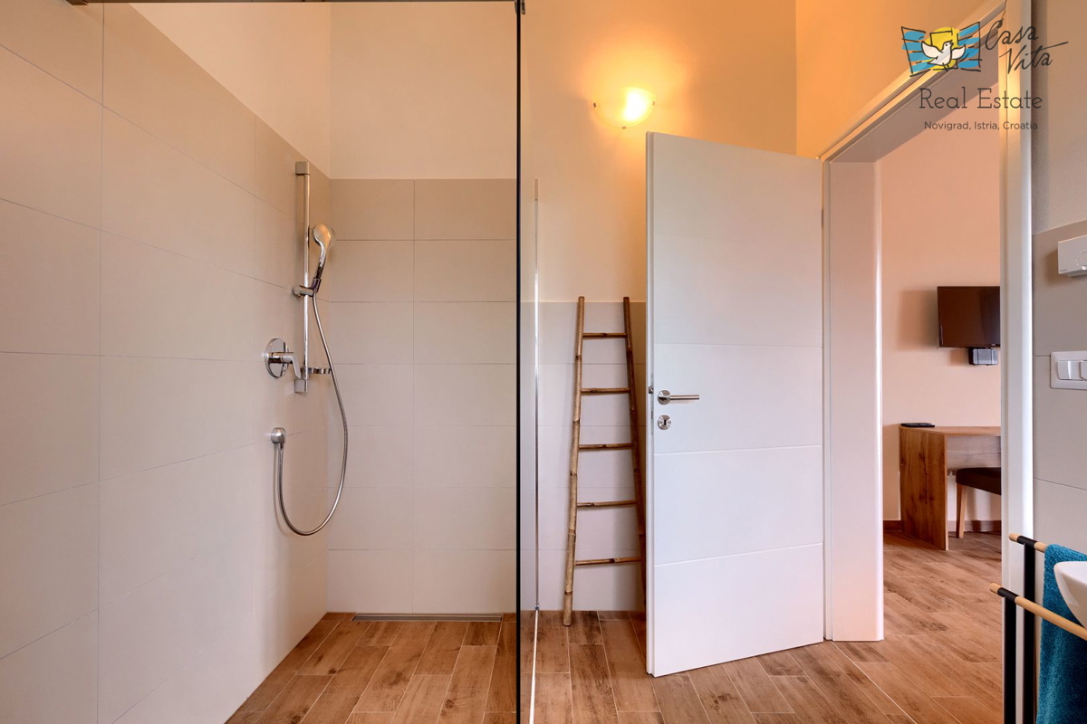 ISTRA, NOVIGRAD - Casa mediterranea con splendida vista mare!