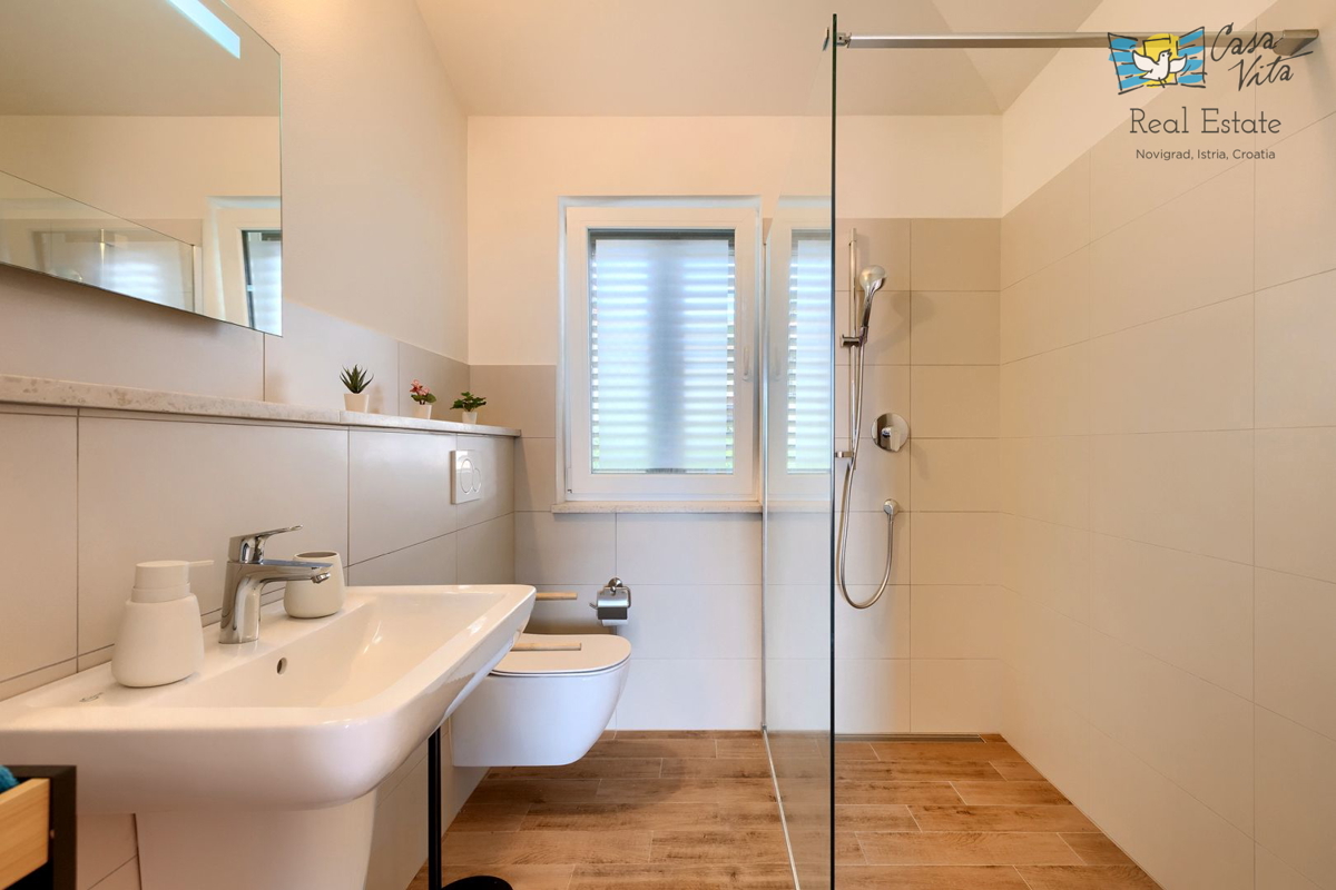 ISTRA, NOVIGRAD - Casa mediterranea con splendida vista mare!