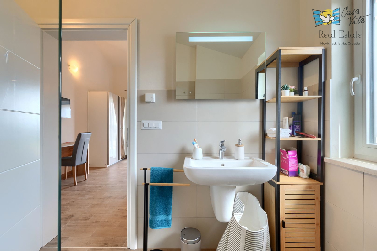 ISTRA, NOVIGRAD - Casa mediterranea con splendida vista mare!