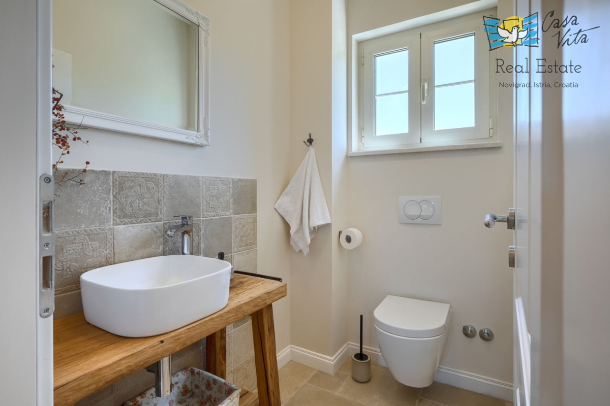 Una bellissima villa in pietra vicino alla città di Parenzo!