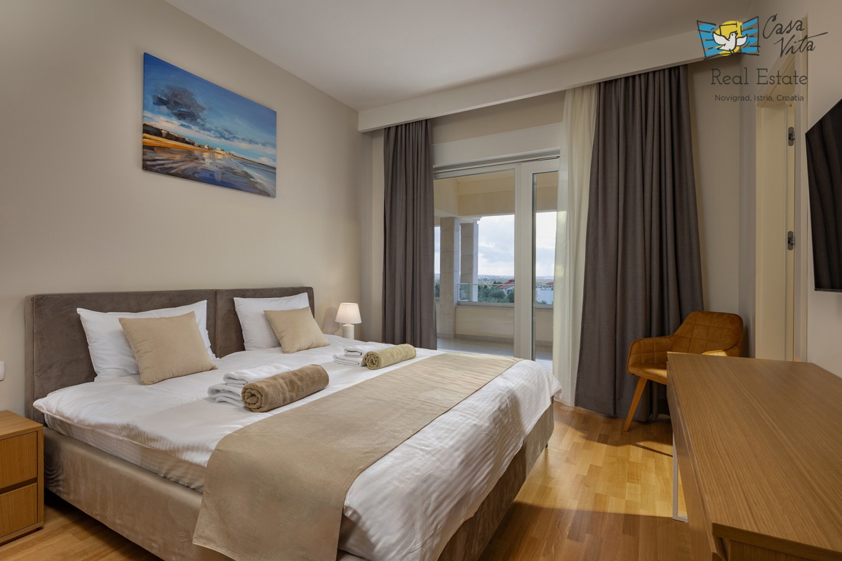 ISTRA, POREČ - Lussuosa villa con piscina e garage a 1 km dal mare!