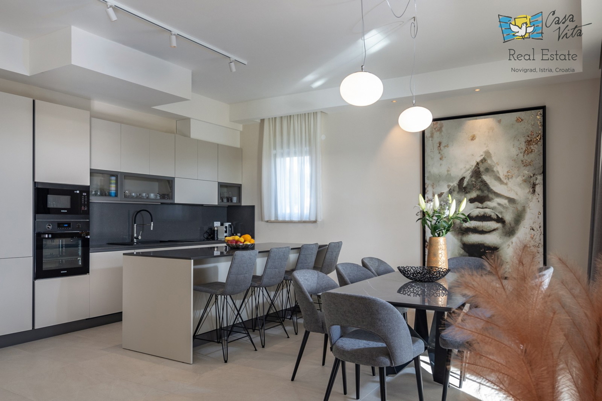 ISTRA, POREČ - Lussuosa villa con piscina e garage a 1 km dal mare!