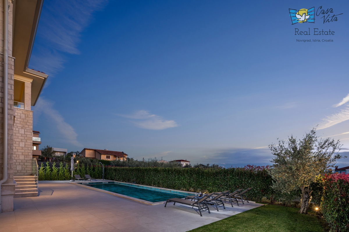 ISTRA, POREČ - Lussuosa villa con piscina e garage a 1 km dal mare!