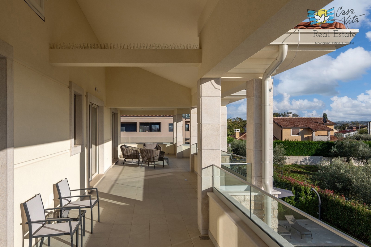 ISTRA, POREČ - Lussuosa villa con piscina e garage a 1 km dal mare!