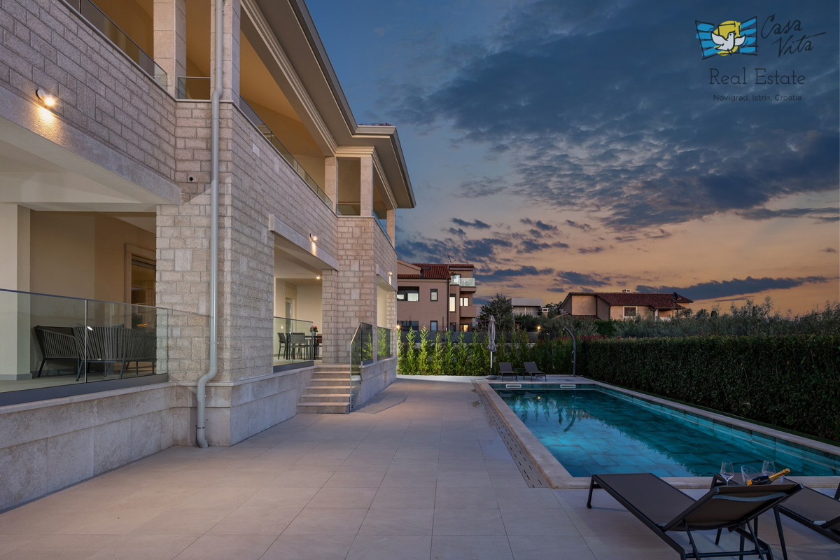 ISTRA, POREČ - Lussuosa villa con piscina e garage a 1 km dal mare!