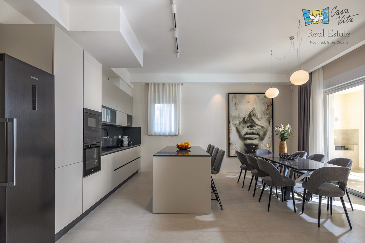 ISTRA, POREČ - Lussuosa villa con piscina e garage a 1 km dal mare!