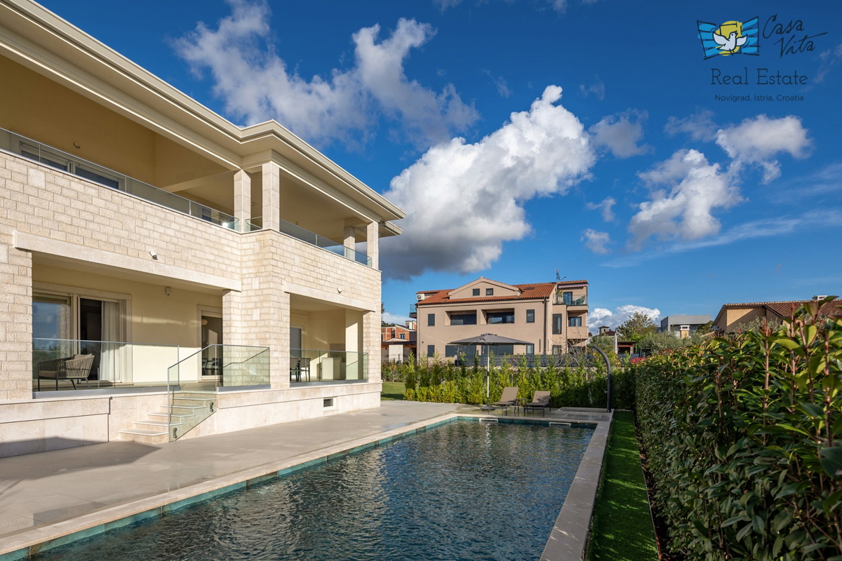 ISTRA, POREČ - Lussuosa villa con piscina e garage a 1 km dal mare!