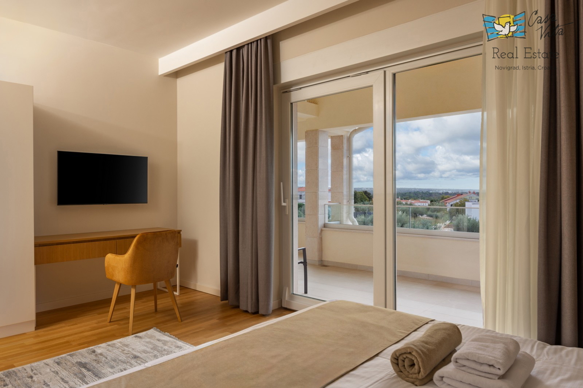 ISTRA, POREČ - Lussuosa villa con piscina e garage a 1 km dal mare!